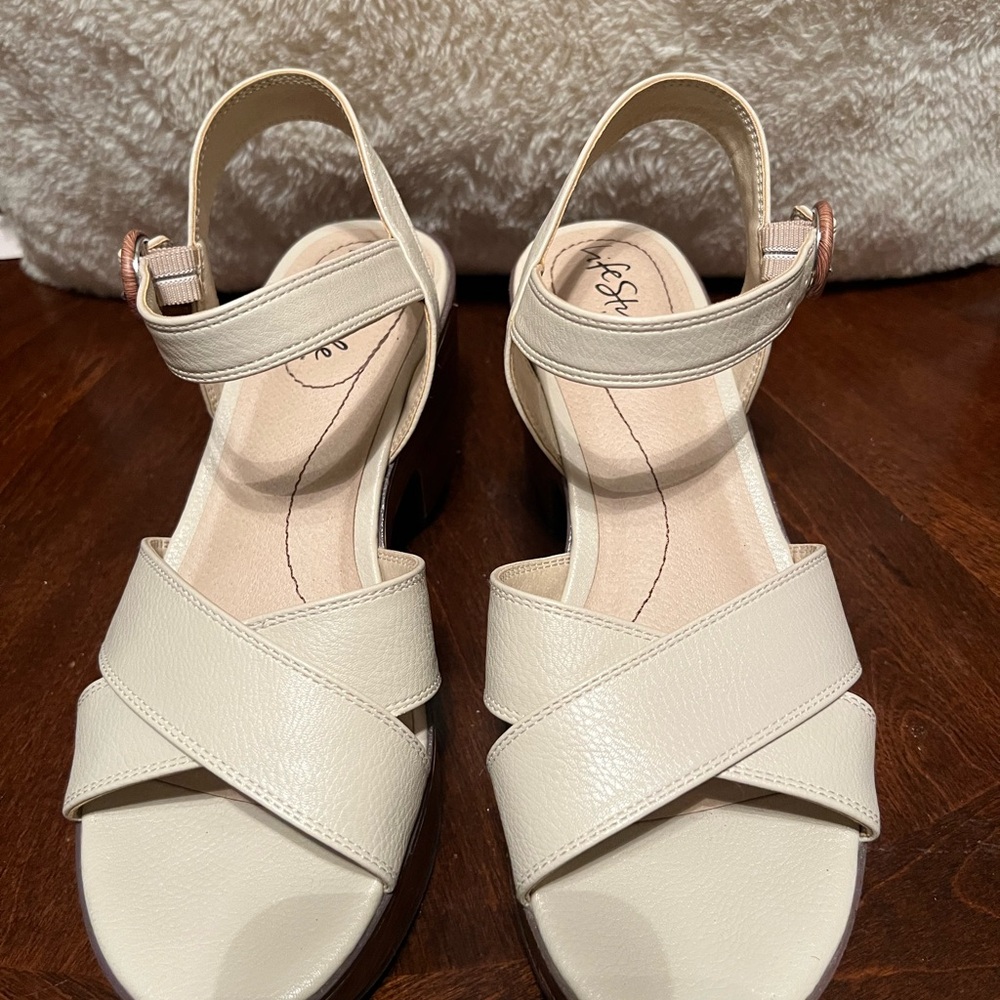 Life Stride Cream Cross-Strap Sandals